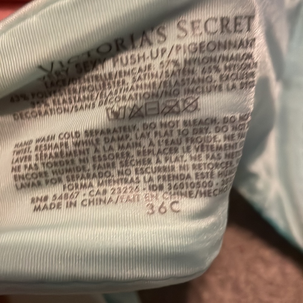 🌙 LIKE NEW! VS bright blue lacy padded bra 36C - Picture 5 of 5